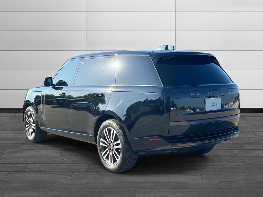 Used 2024 Land Rover Range Rover Long Wheelbase SE AWD/4WD image 3