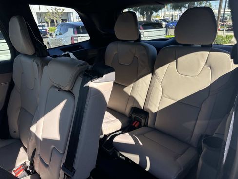 New 2026 Volvo XC90 B6 Ultra w/ Protection Package image 18