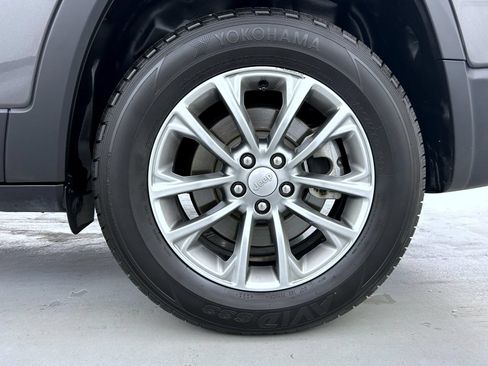 Used 2022 Jeep Cherokee Latitude Lux AWD/4WD image 22