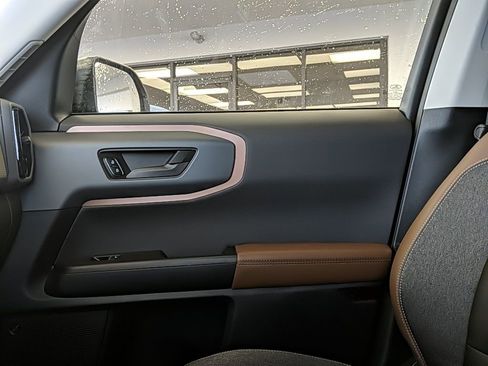 Used 2024 Ford Bronco Sport Outer Banks w/ Tech Package image 22