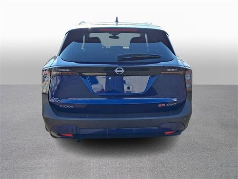 Used 2025 Nissan Kicks SR image 5