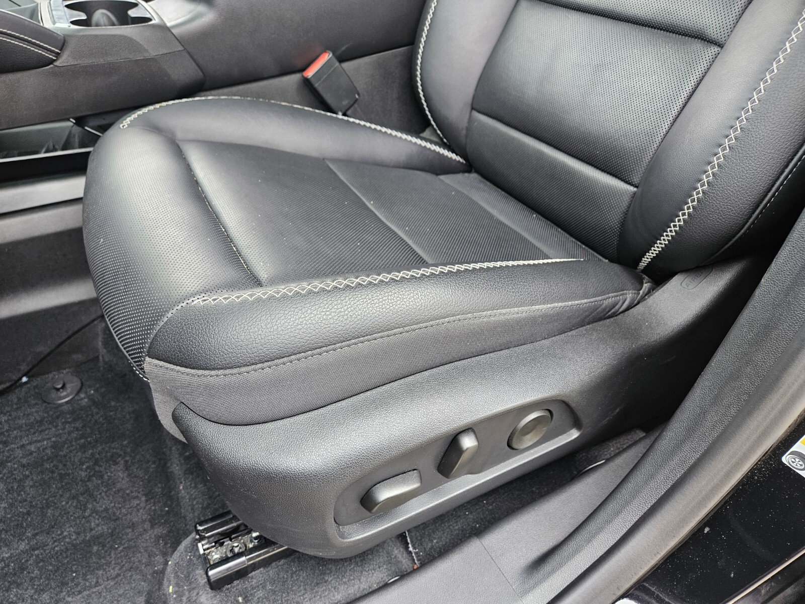 Used 2026 GMC Terrain Denali AWD/4WD image 8