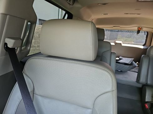 Used 2019 Chevrolet Tahoe Premier AWD/4WD image 16