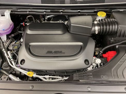 New 2026 Chrysler Pacifica Select FWD image 18
