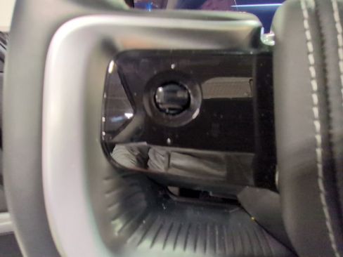 Used 2025 INFINITI QX80 Sensory image 13