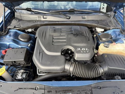 Used 2023 Dodge Charger SXT w/ Blacktop Package image 11