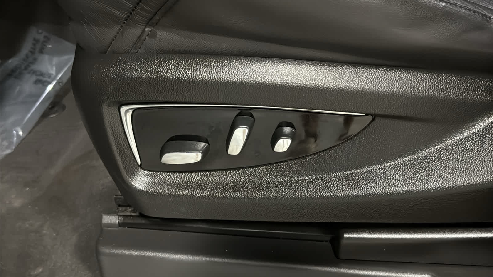 Used 2019 Cadillac Escalade Luxury AWD/4WD image 19