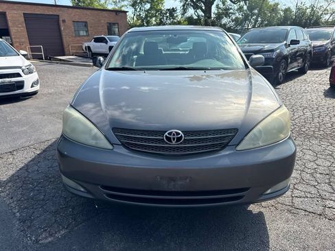 Used 2004 Toyota Camry SE FWD image 9