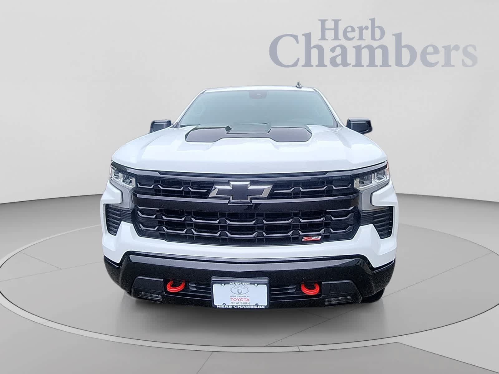 Used 2025 Chevrolet Silverado 1500 LT Trail Boss AWD/4WD image 2