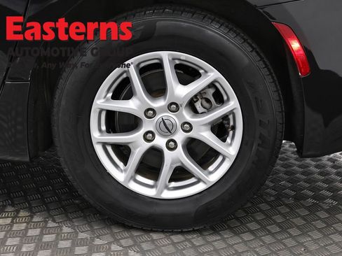 Used 2022 Chrysler Voyager LX FWD image 35