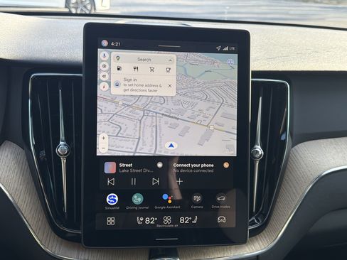 Used 2026 Volvo XC60 B5 Plus w/ Protection Package Premier image 24