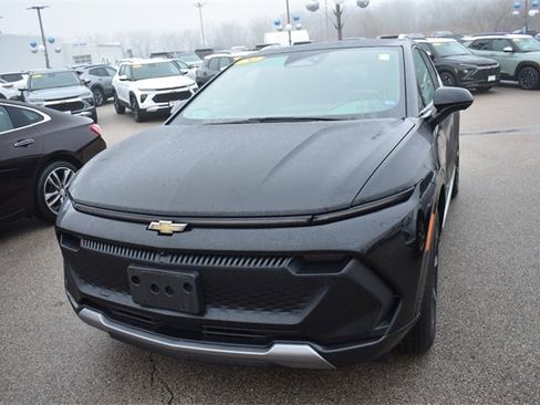 Used 2024 Chevrolet Equinox EV LT image 7