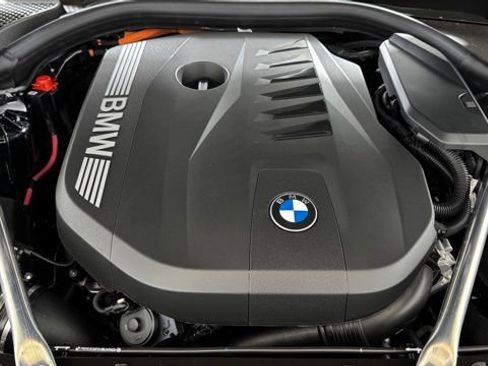 New 2027 BMW 550e xDrive AWD/4WD image 24