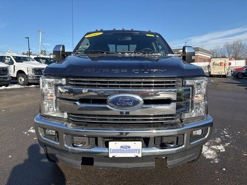 Used 2017 Ford F250 Lariat w/ Chrome Package image 8