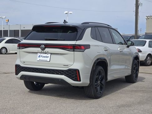 New 2026 Volkswagen Tiguan SE R-Line image 4