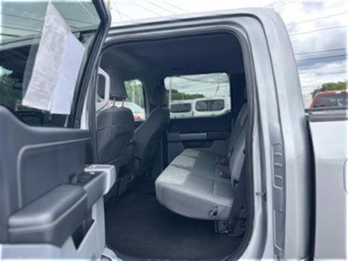 Certified 2022 Ford F150 XLT w/ Equipment Group 302A High image 26