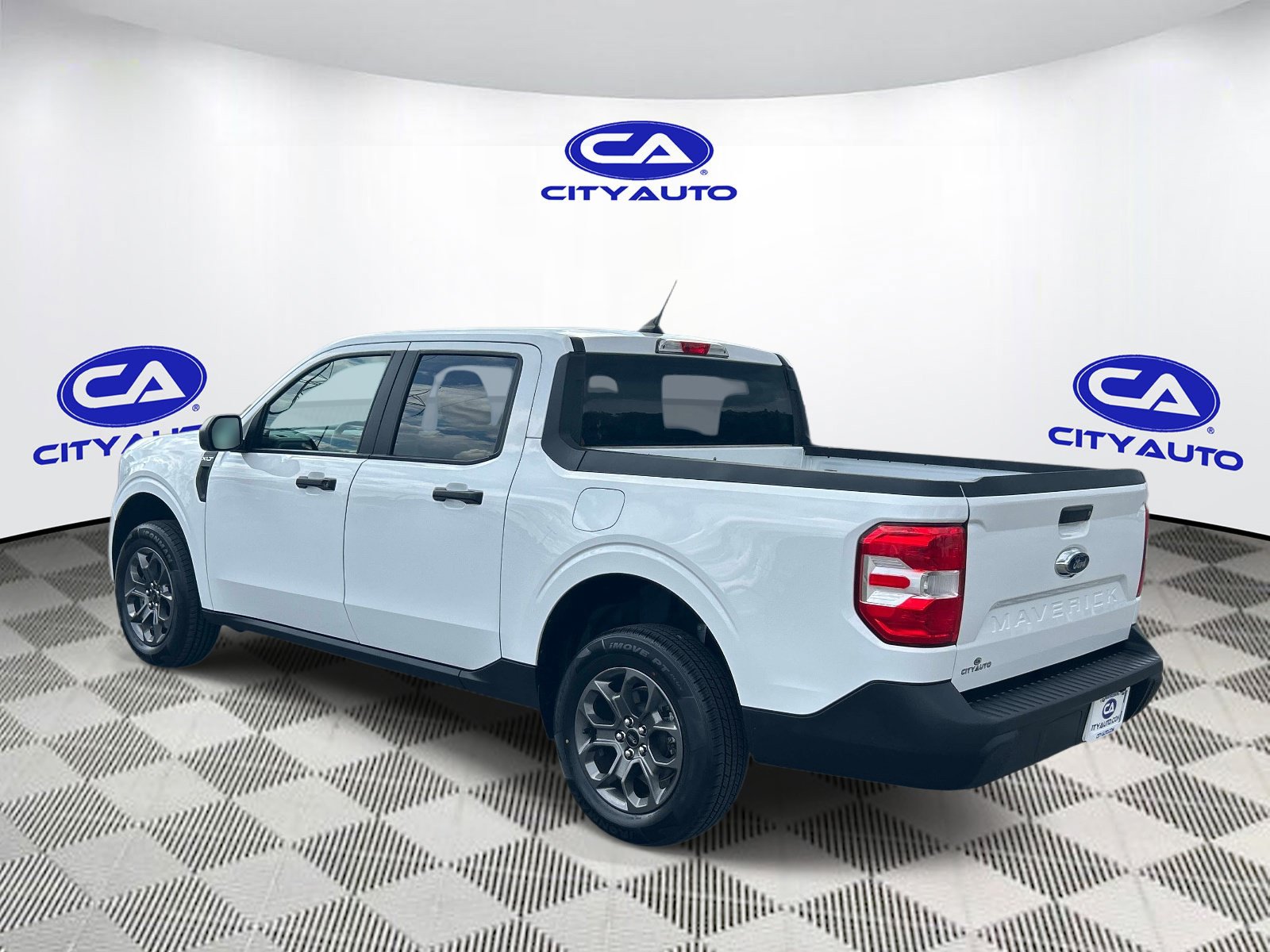 Used 2024 Ford Maverick XLT FWD image 5