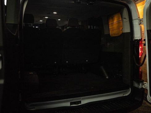 Used 2024 Ford Transit 350 XLT image 7