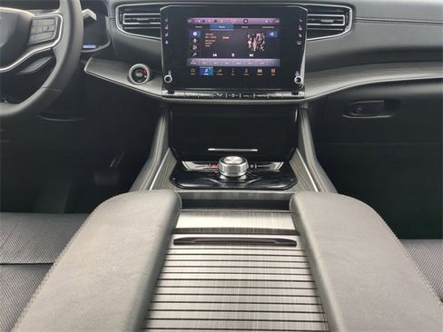 Used 2024 Jeep Wagoneer Series II image 18