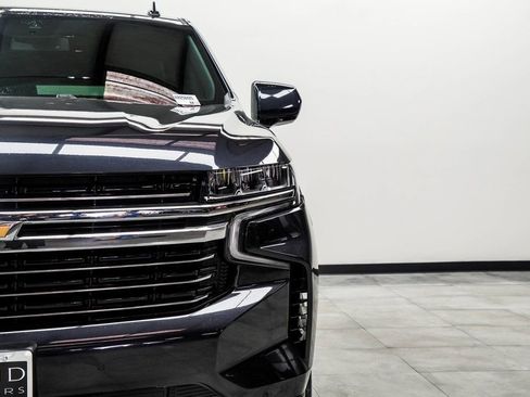 Used 2024 Chevrolet Suburban LT AWD/4WD image 4