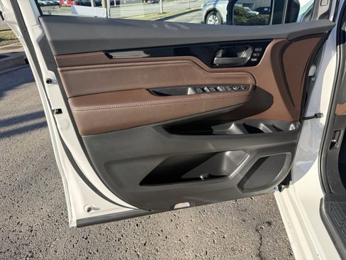 New 2026 Honda Odyssey Touring image 18