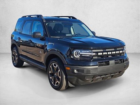 Used 2023 Ford Bronco Sport Outer Banks w/ Tech Package image 3