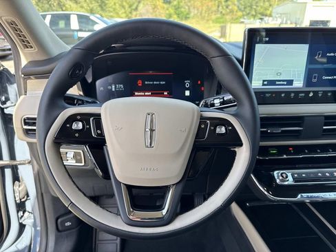 New 2026 Lincoln Corsair Premiere image 25