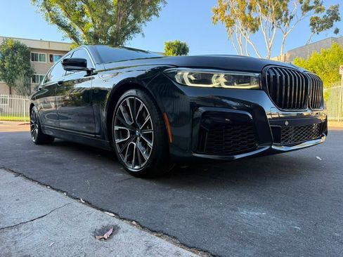 Used 2022 BMW 740i w/ M Sport Package RWD image 14