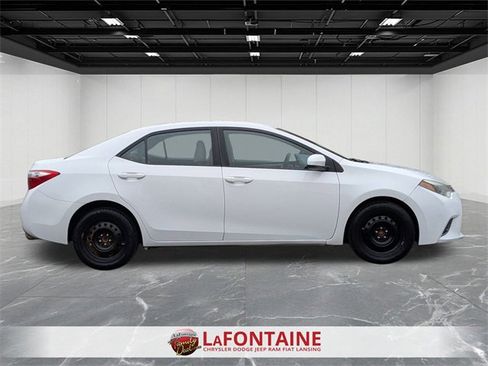 Used 2015 Toyota Corolla LE image 6