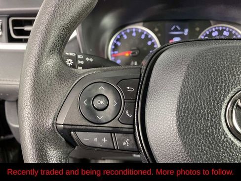 Used 2021 Toyota RAV4 LE AWD/4WD image 16