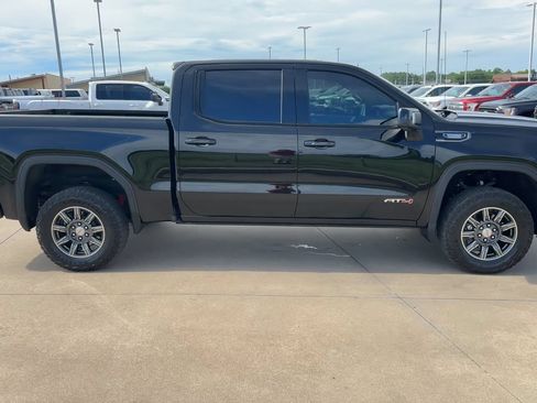 Used 2024 GMC Sierra 1500 AT4 w/ AT4 Preferred Package AWD/4WD image 2