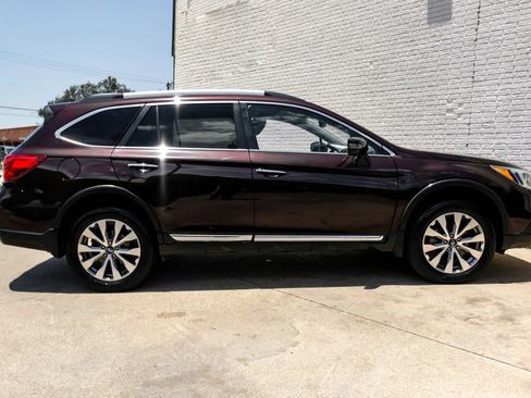 Used 2017 Subaru Outback 2.5i Touring AWD/4WD image 7