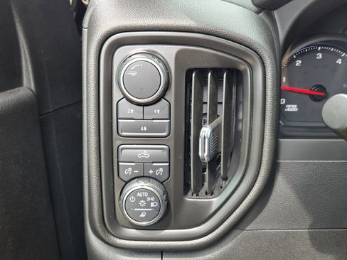 Used 2023 Chevrolet Silverado 2500 Custom w/ Custom Value Package image 18