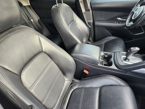 Used 2018 Jaguar E-PACE SE image 18