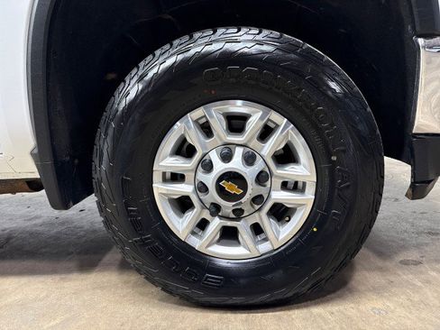 Used 2022 Chevrolet Silverado 2500 LT w/ Convenience Package image 34
