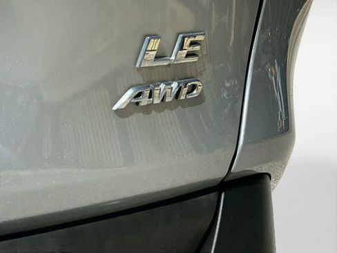Used 2022 Toyota RAV4 LE AWD/4WD image 23