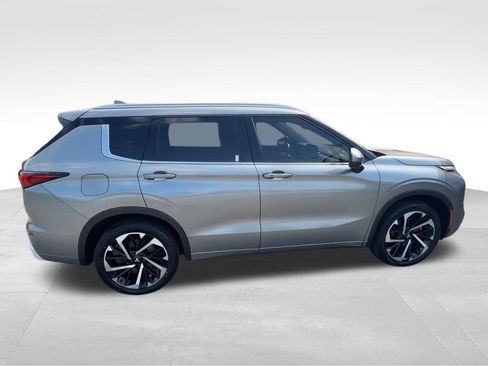 Used 2023 Mitsubishi Outlander SEL AWD/4WD image 9