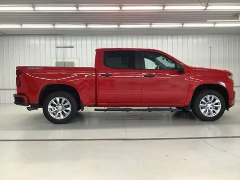 Used 2020 Chevrolet Silverado 1500 Custom w/ Custom Value Package AWD/4WD image 7