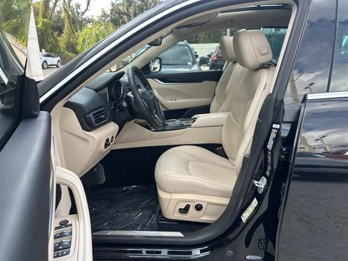 Used 2017 Maserati Levante image 2