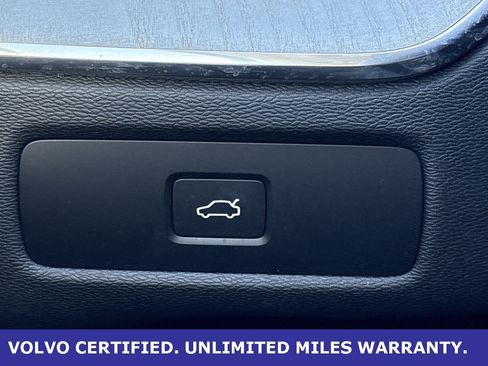 Certified 2025 Volvo XC60 B5 Plus image 19