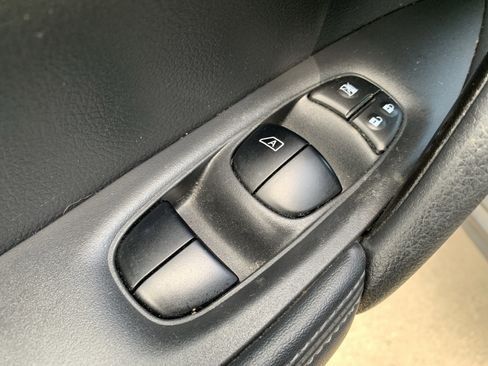 Used 2017 Nissan Rogue S FWD image 15
