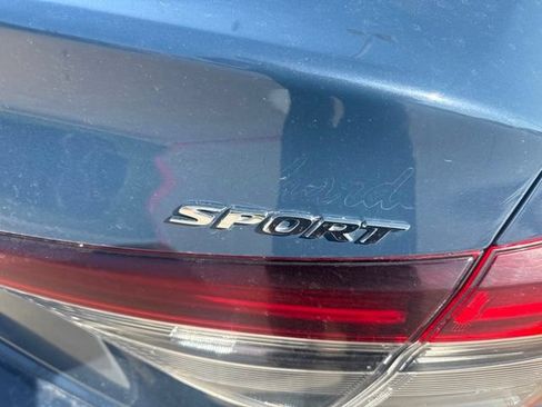 Used 2025 Honda Civic Sport image 4