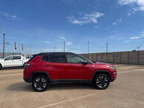 Used 2018 Jeep Compass Trailhawk w/ Leather Interior Group AWD/4WD image 22