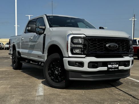 New 2026 Ford F250 Lariat w/ Black Appearance Package AWD/4WD image 2