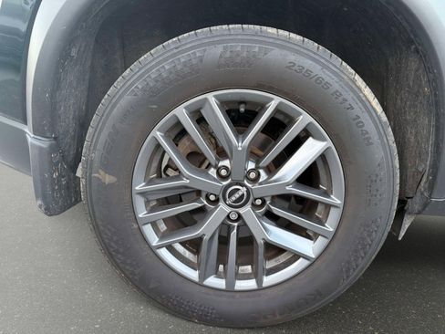 Used 2023 Nissan Rogue S image 7