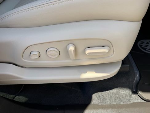 Used 2024 Buick Enclave Avenir w/ Avenir Technology Package AWD/4WD image 13