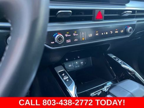 Used 2025 Kia Sorento SX FWD image 25