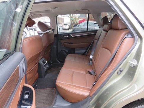 Used 2018 Subaru Outback 2.5i Touring image 18