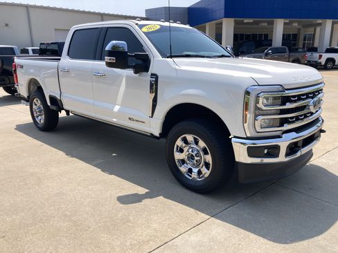 Used 2025 Ford F350 Lariat w/ Lariat Ultimate Package AWD/4WD image 7