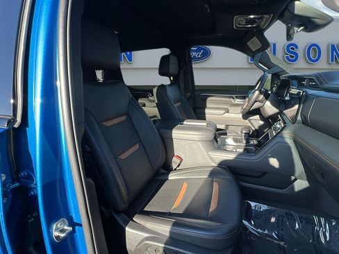 Used 2022 GMC Sierra 1500 AT4 w/ Technology Package image 10